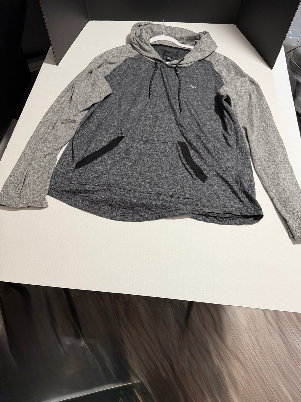 Steve's Jeans Athletic Grey Two-Tone Hooded‎ Long-Sleeve Top